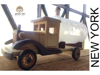 SUVENÝR - DŘEVĚNÉ AUTO S CISTERNOU - NEW YORK