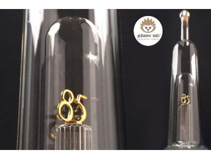 85 600x900 ret copyright