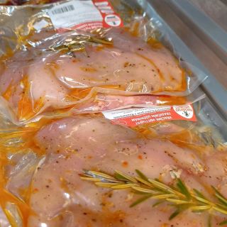 🥩🔥 STEAKY NA VÍKEND V JEZTOMARKETU! 🔥🥩 V JeztoMarketu máme pro vás připravené: 🐔 Kuřecí steaky 🐷 Vepřové steaky 🐮 Hovězí...