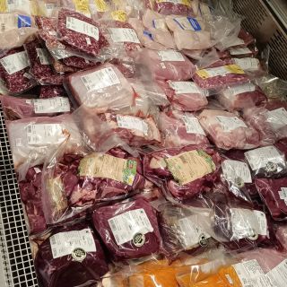 🔥 ZÍTRA OPĚT ZÁVOZY MASA! 🔥 U nás to bude zase pořádně narvané čerstvým zbožím 👇 🥩 Kuřecí maso 🦃 Krůtí maso 🐖 Vepřové maso...