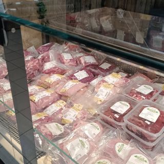 🥩 Čerstvé maso připraveno 🥭 Exotická medová manga připravena 🛒 Plno novinek a zboží doplněno Zastavte se u nás, máme vše...