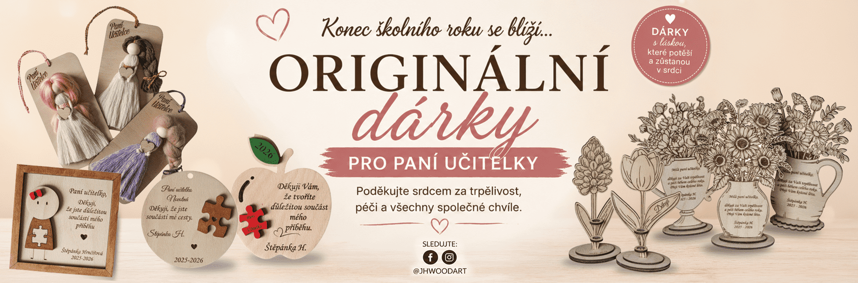 Originální dřevěné dárky pro paní učitelky a učitele ke konci školního roku od Jhwoodart. Na obrázku jsou dřevěné záložky, andílci, srdíčka a gravírované květiny ve váze.