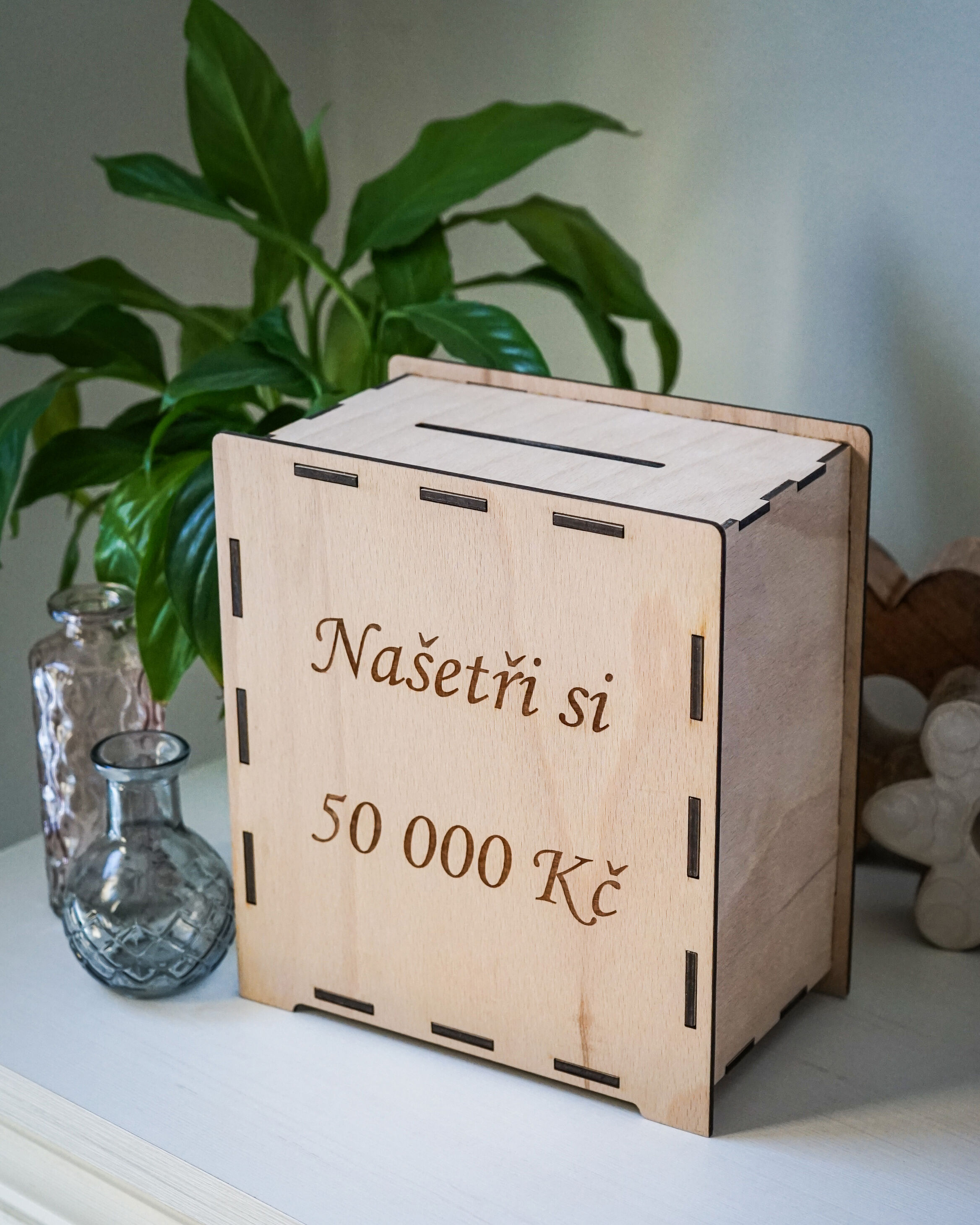 Dřevěná pokladnička Výzva 50 000 Kč