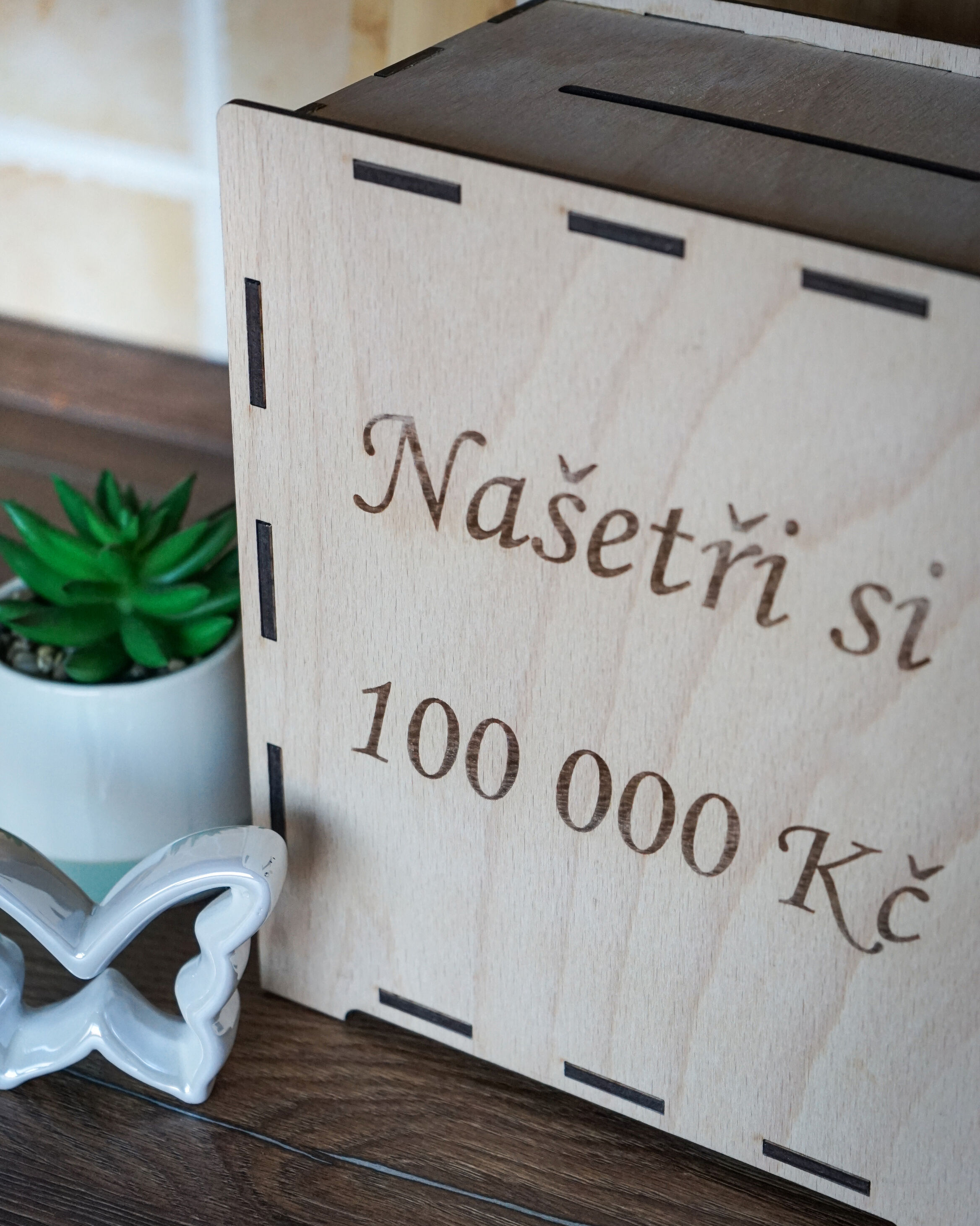 Buková překližka a precizní laser Jhwoodart