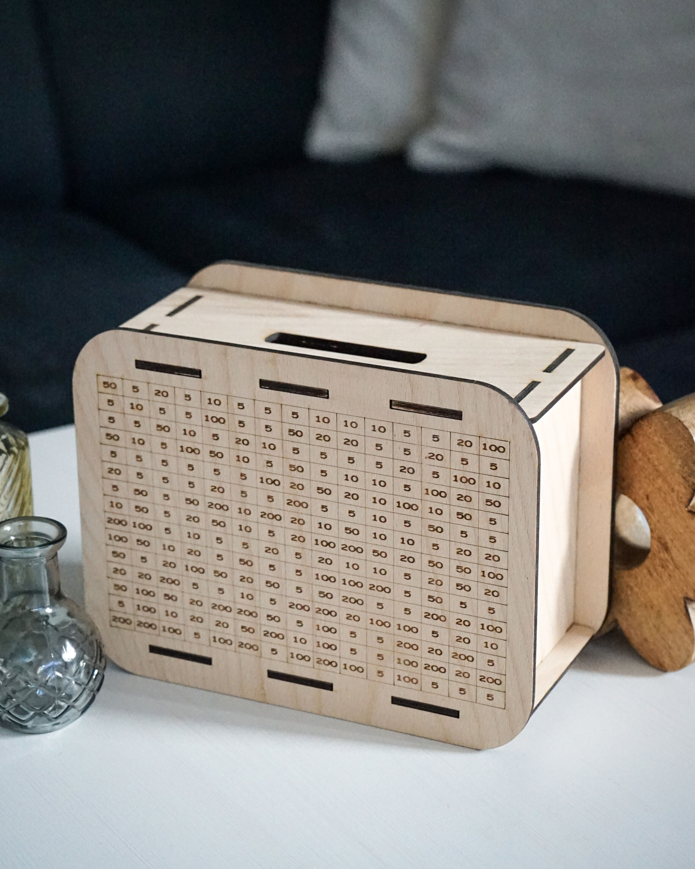 Gravírovaná tabulka pro spoření 10 000 Kč