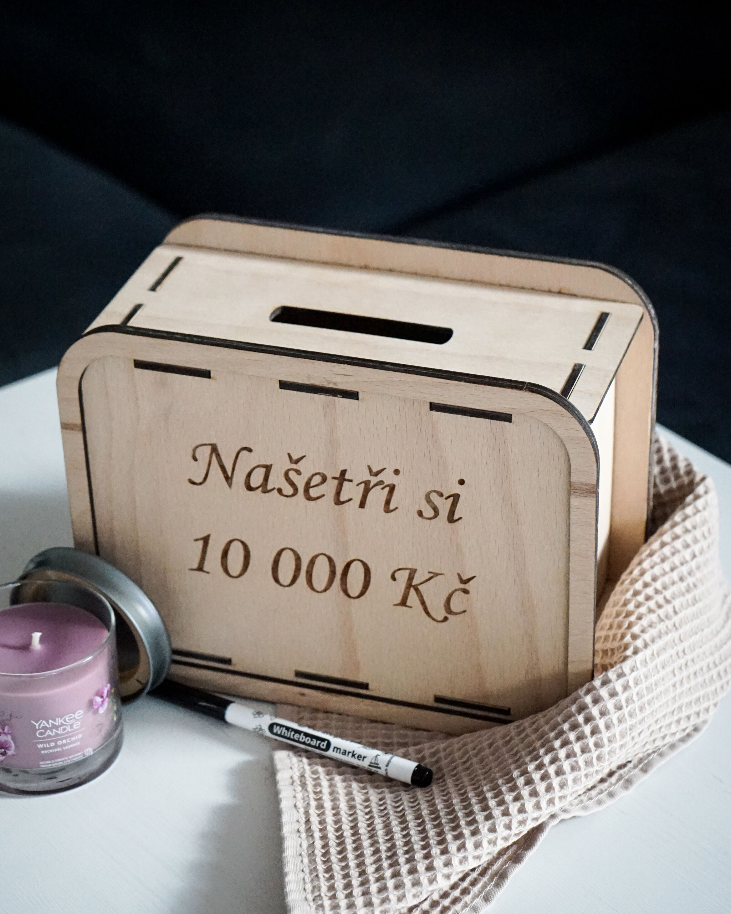 Znovupoužitelná pokladnička 10 000 Kč Jhwoodart