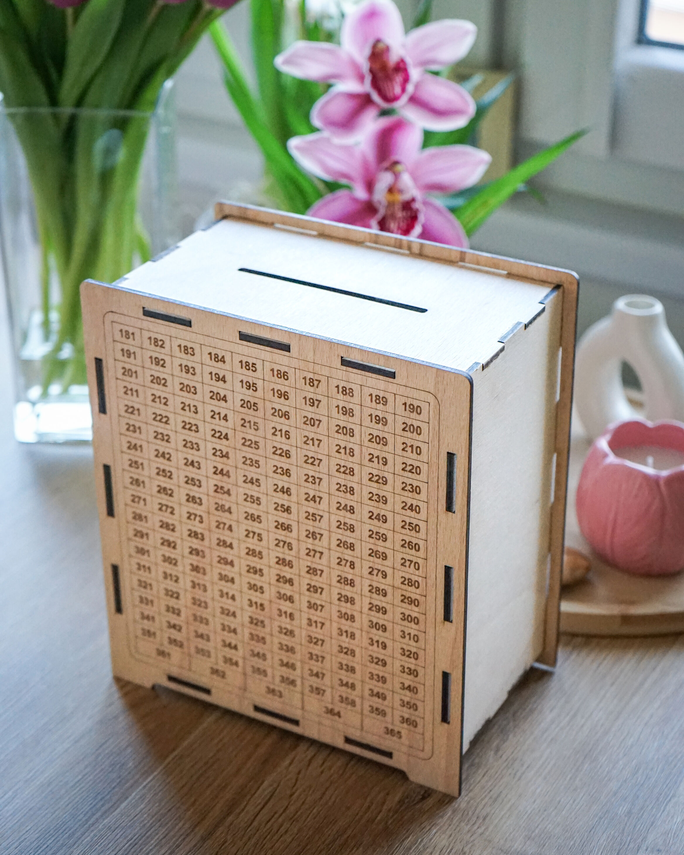 Celkový pohled na pokladničku Jhwoodart