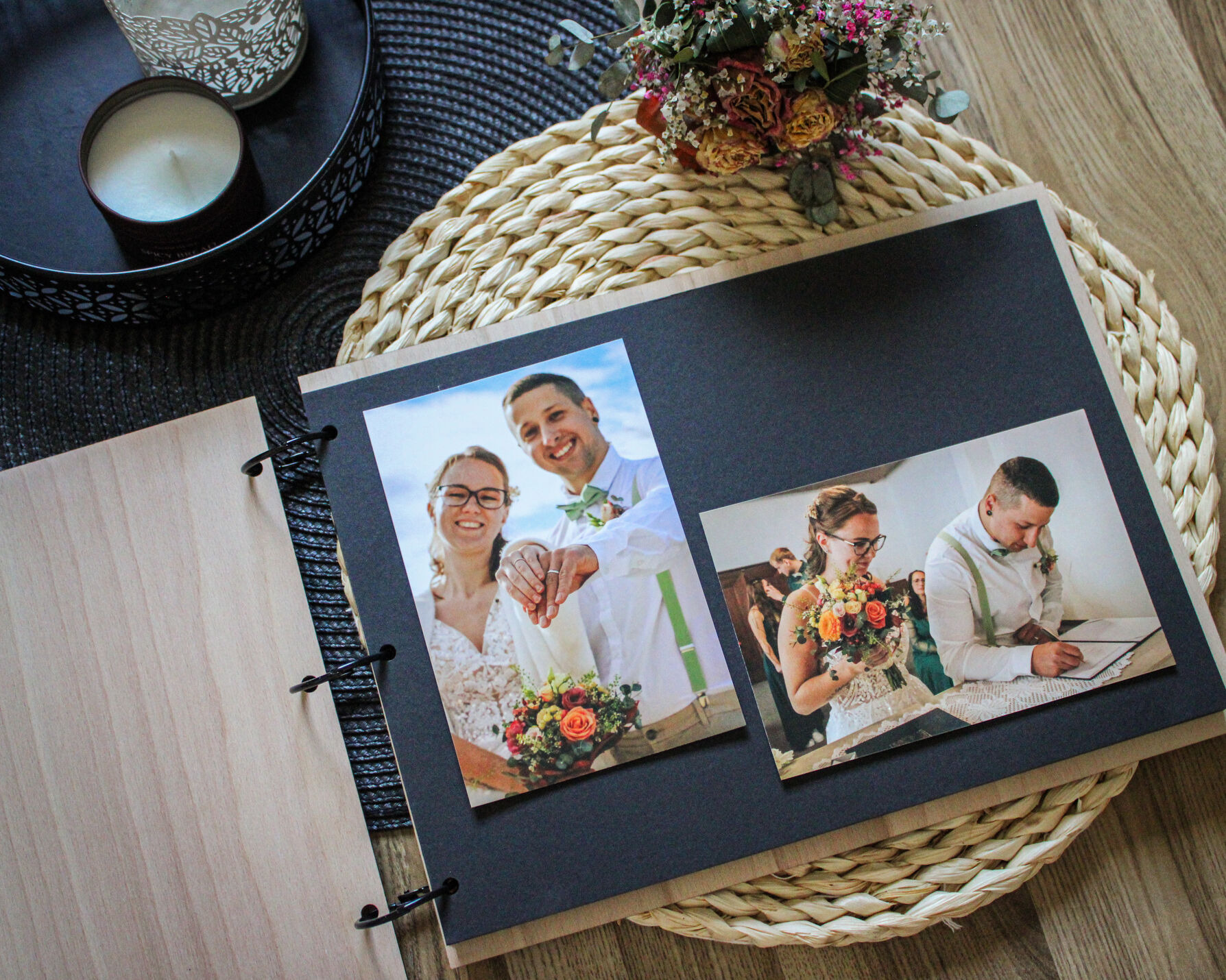 Výběr barev listů do svatebního alba: bílá, kraft a černá