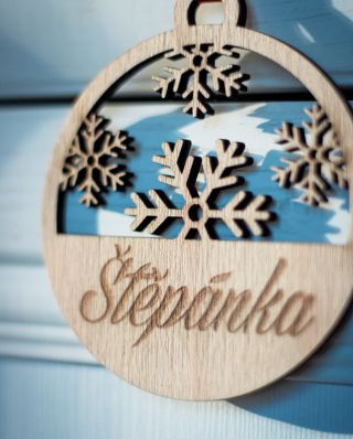 🎄 Malé ozdoby, velké vzpomínky ✨ Jméno, které má své místo na stromečku. Dřevěná vánoční ozdoba s osobním příběhem – pro...