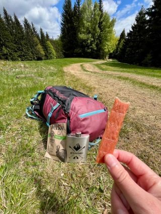 🌿☀️ Venku to voní jarem a to znamená jediné – hurá ven! Slunce nabíjí, příroda se probouzí a dobrodružství čeká za každým...