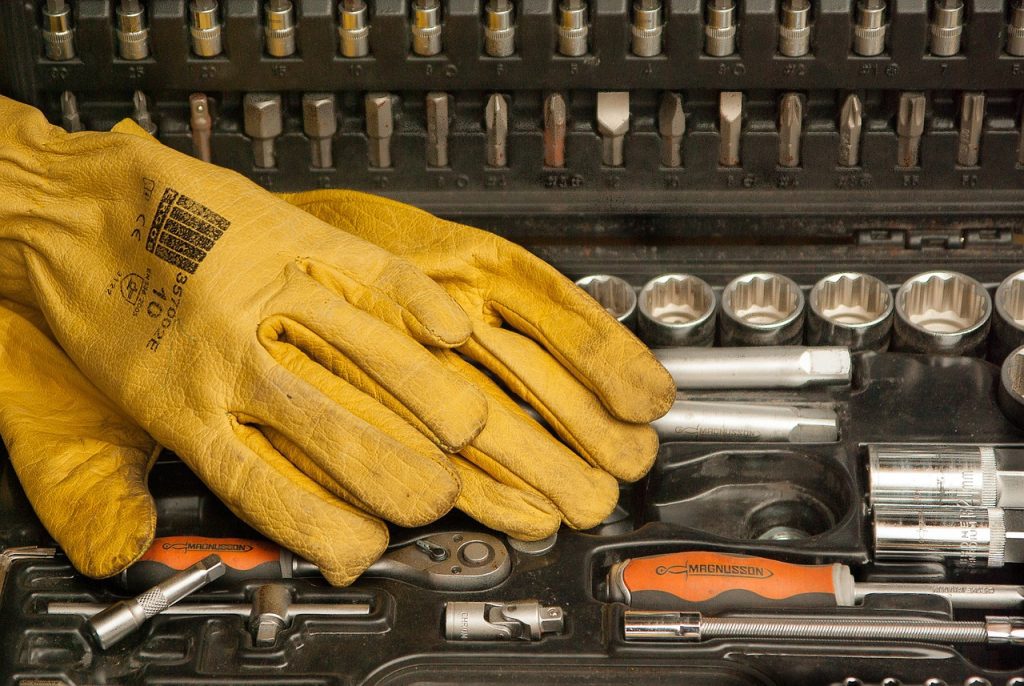 Jaké nářadí do auta: Co by vám nemělo chybět?