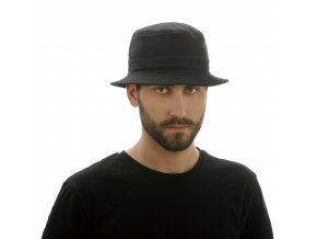 Stylový pánský klobouk z černého softshellu