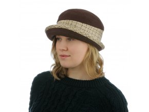 Dámský klobouk s ozdobnou paspulí