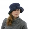 Tmavě modrý dámský vlněný klobouk pro podzim a zimu