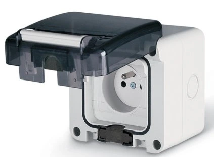 SCAME Zásuvka PROTECTA na omítku šedá IP66