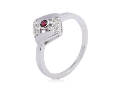 Zlatý prsten s přírodním rubínem a diamanty