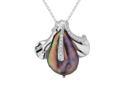 Zlatý přívěsek s přírodní perlou Biwa a diamanty