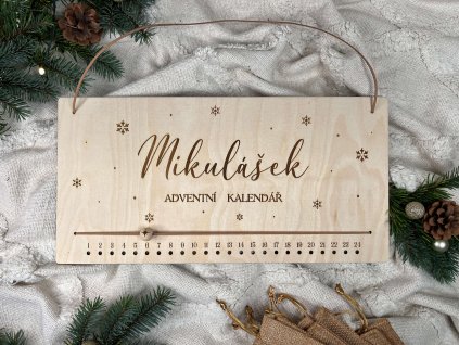 Dřevěný adventní kalendář - vločky