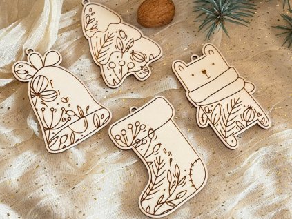 Sada vánočních ozdob – 4 ks (zvoneček, stromeček, medvídek, punčocha)