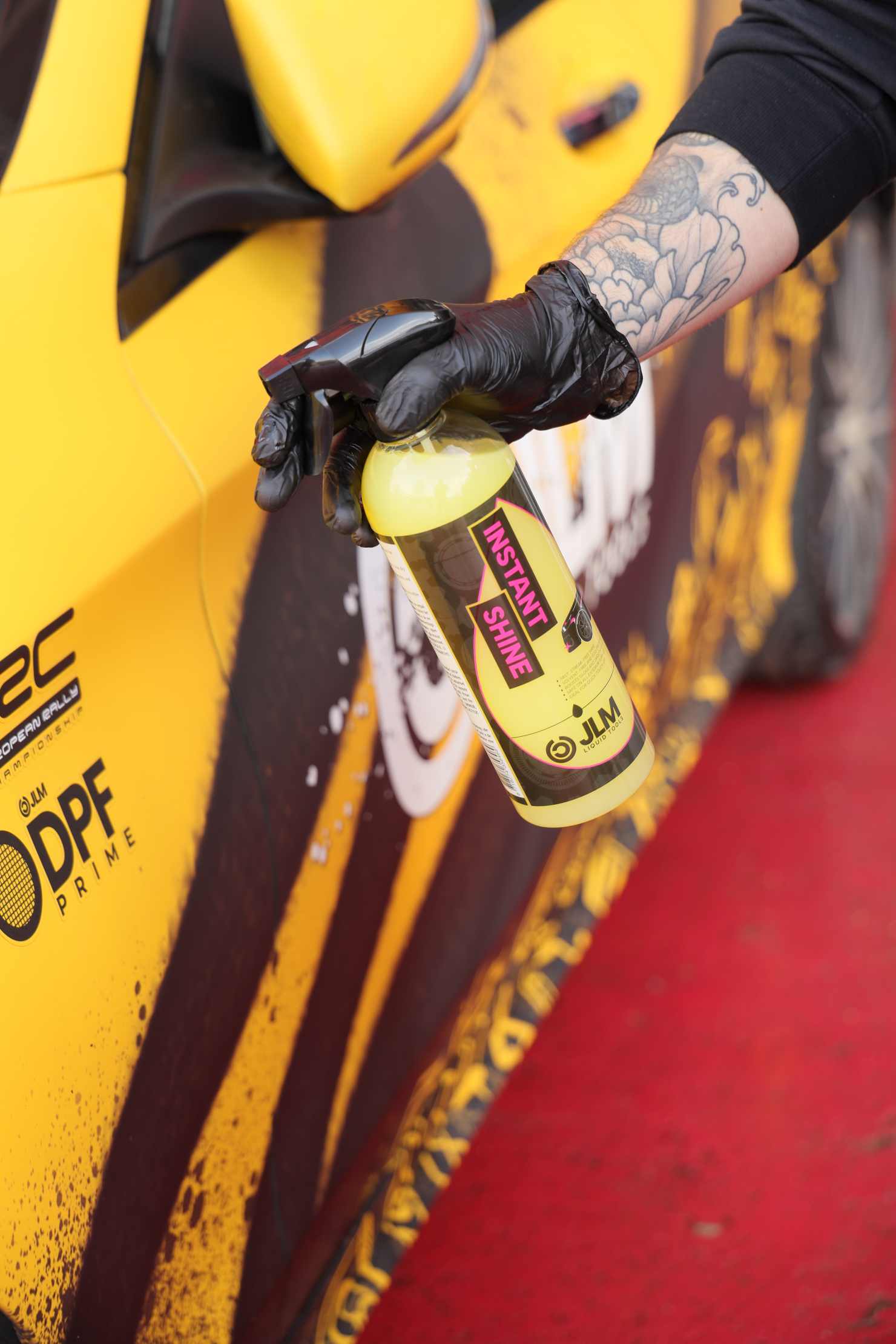 J08040_Instant_Shine_application_JLM_livery_Portimao_PO
