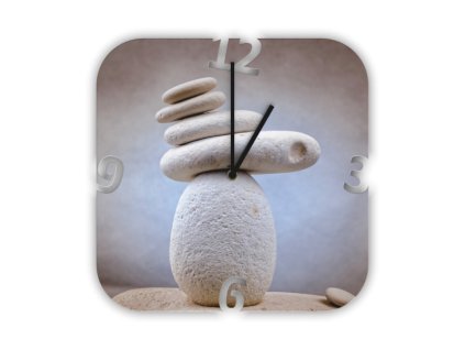 Hodiny s motivem socha z oblázků