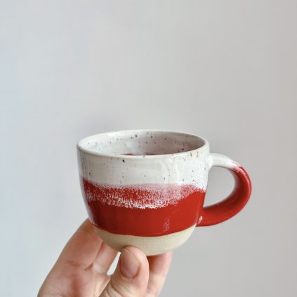 Hrnek s uchem ruby 220ml