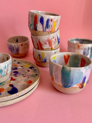 Jestli na své práci něco miluju, tak je to nekonečná možnost být kreativní. Před každým naskladněním mi to nedá🤭 a opět...