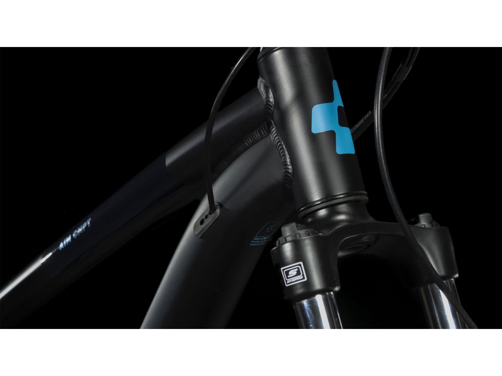 cube aim black and blue