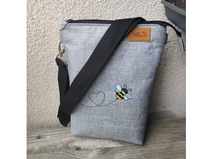 Crossbody taštička Háta s výšivkou