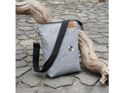 hata tasticka svetla seda vcelka strojova vysivka