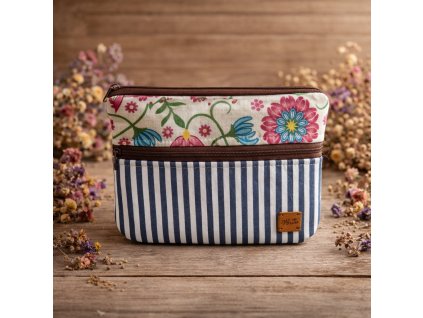 Dvoukapsová handmade taštička Joan Atelier se dvěma zipy, vzor šedo-bílý proužek a folklór, bavlněná