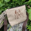 Týna - kávová crossbody taštička s výšivkou louky