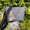 Týna - šedá crossbody taštička s výšivkou lišky