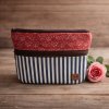 Dvoukapsová handmade taštička Joan Atelier se dvěma zipy, vzor proužek a malé růžičky, bavlněná