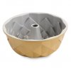 Nordic Ware Forma Na Bábovku Jubilee - Zlatá 2,4 L 7