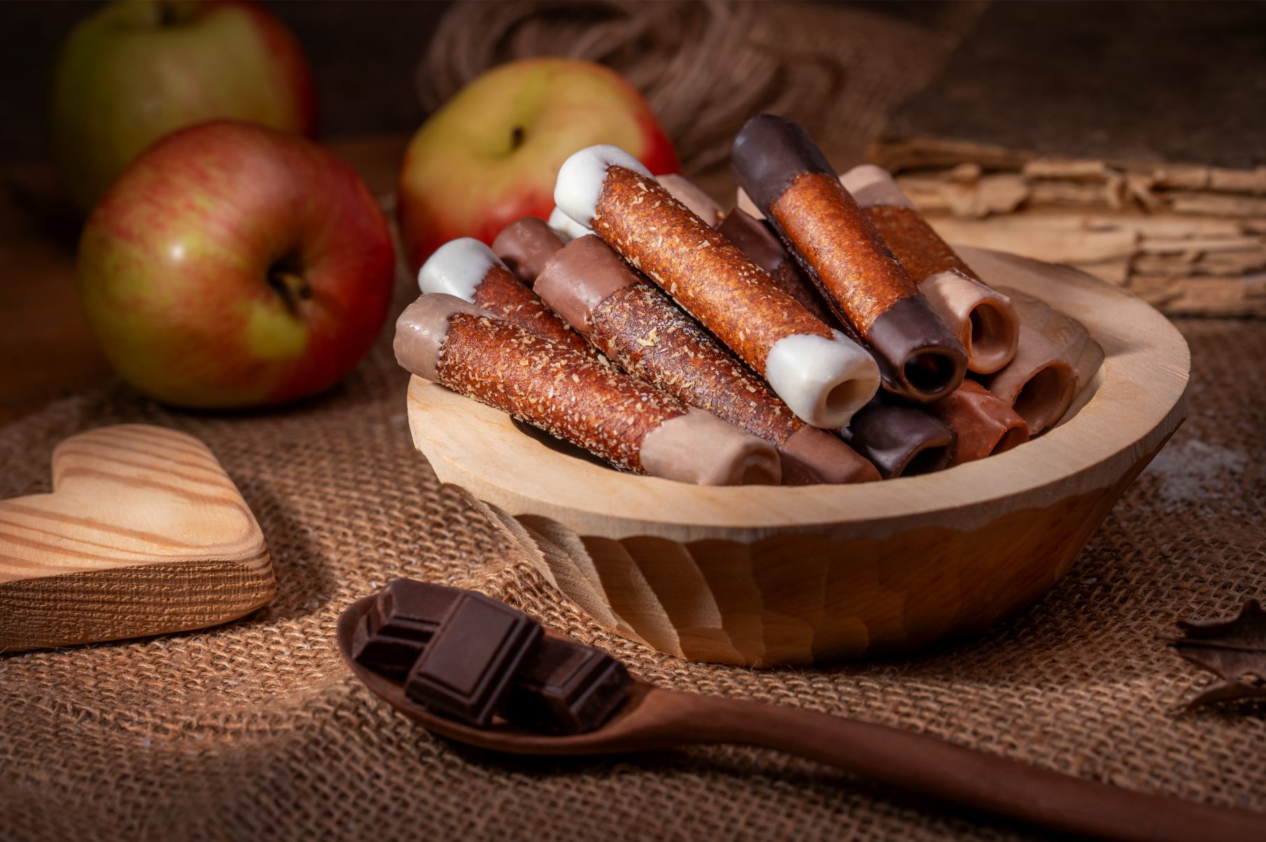 Jablečné trubičky s jogurtovou polevou