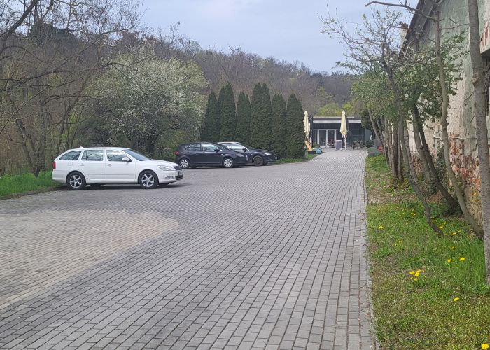 Pražírna Johnny Coffee Moravský Krumlov – firemní prohlídka, 35 min od Brna