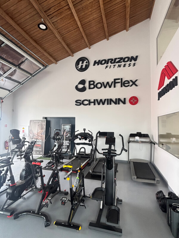 Kardio stroje Horizon, BowFlex a Schwinn v pražském showroomu