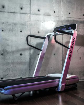 🏃‍♂️💨 Domácí trénink na maximum! Objev běžecký pás Horizon Fitness Omega Z Dark – stylový, výkonný a navržený pro chytré...