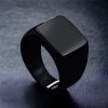 černý masivní prsten designový