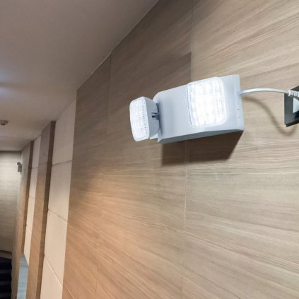 Kereskedelmi LED vészvilágítás 12db Tartalék akkumulátor
