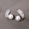 35605 2 stribrne nausnice s bilou ricni perlou a perleti 21112 1