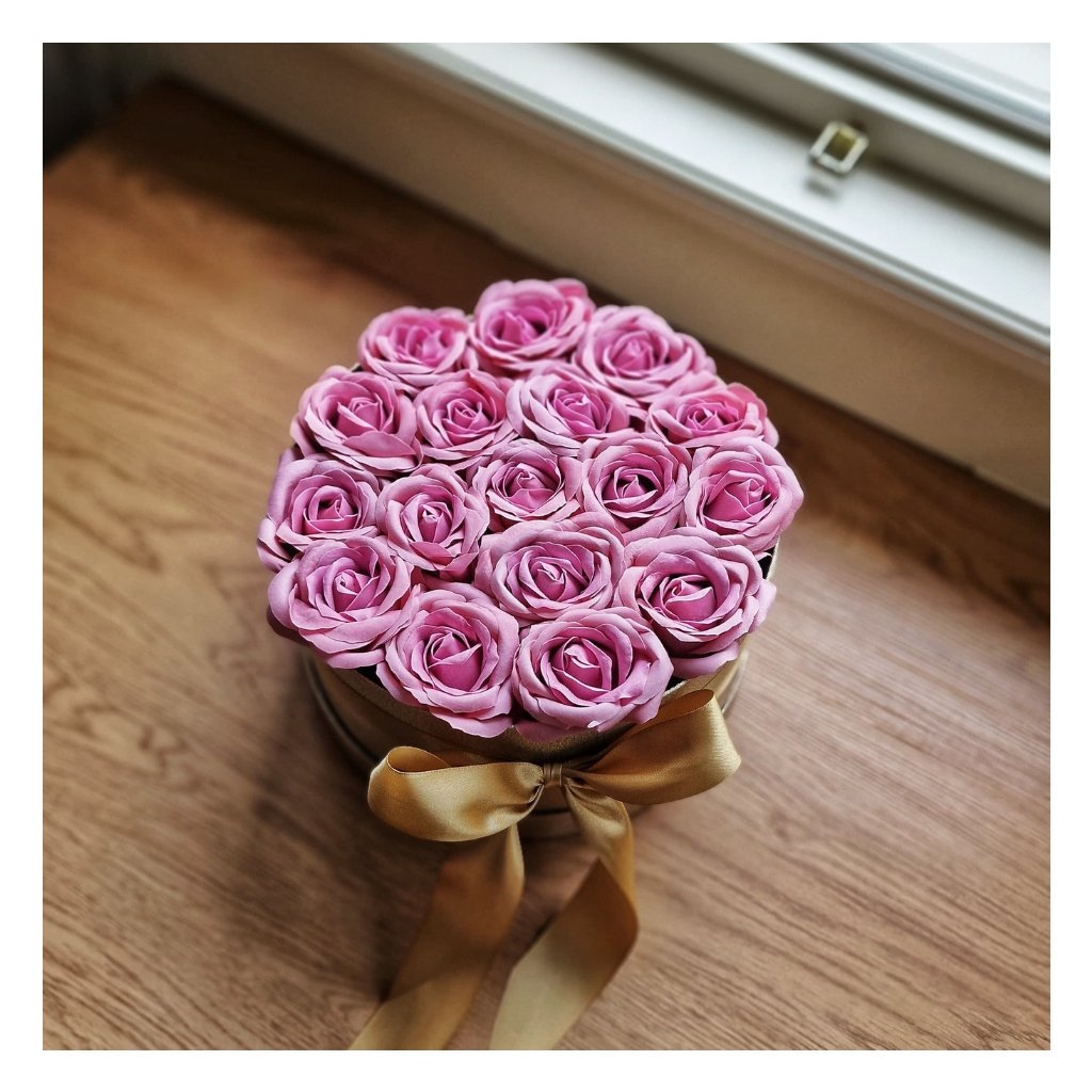Flowers Box s mýdlovými růžemi 17ks - barva starorůžová