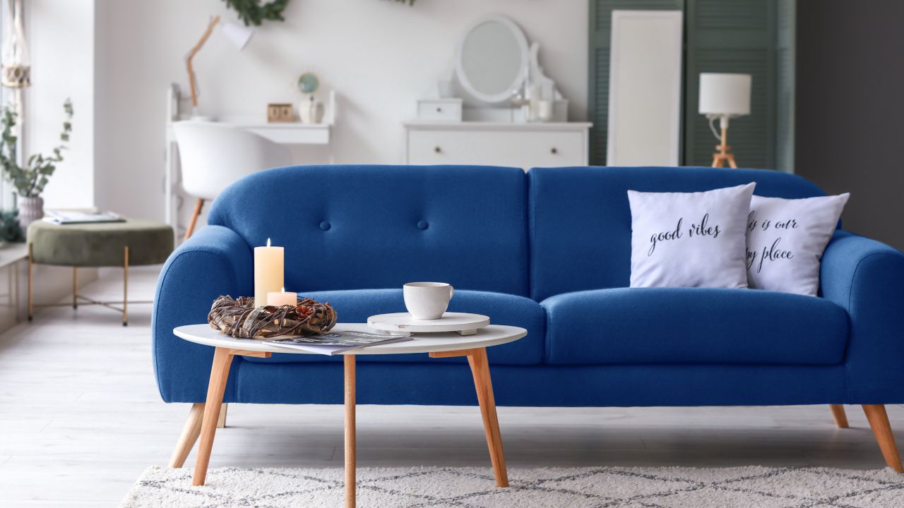 Letné osvieženie pre váš domov s dekoráciami v odtieňoch modrej