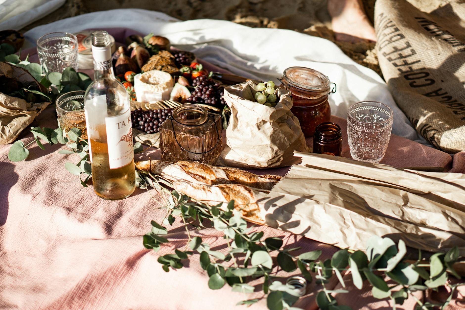 Ako na piknik v prírode romanticky a chick? V hlavnej úlohe pikniková deka
