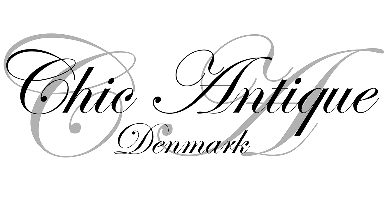 Chic Antique Logo