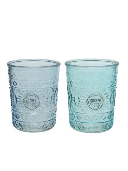 Modrý sklenený pohár na vodu