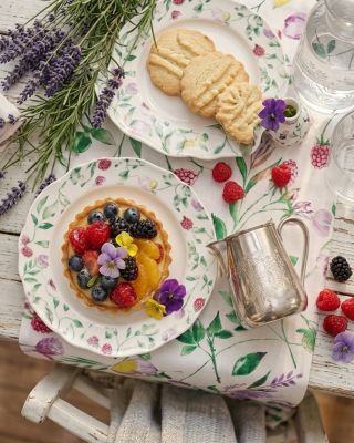 Explózia farieb! 🦋 Kolekcia Fantasy je presne to, čo potrebujete na prebudenie vašej kuchyne či jedálne. ✅ Ikonický...