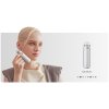 PIXO elektronická cigareta Ice Silver v rukou ženy s elegantním designem