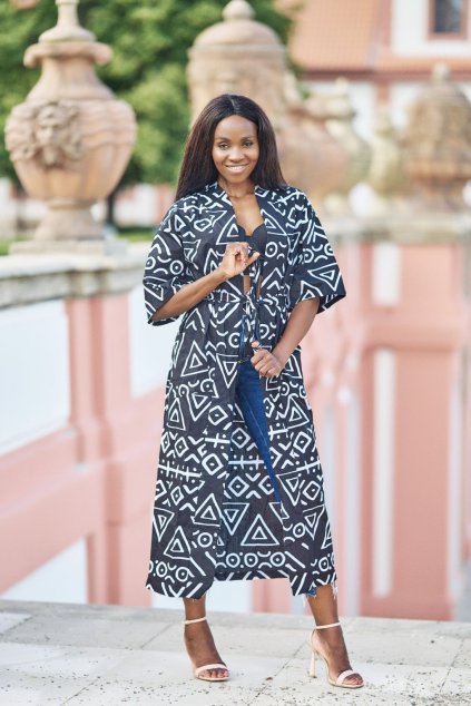 kimono s geometrickymi tvary